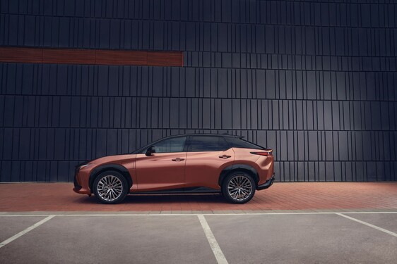 Lexus RZ 2023