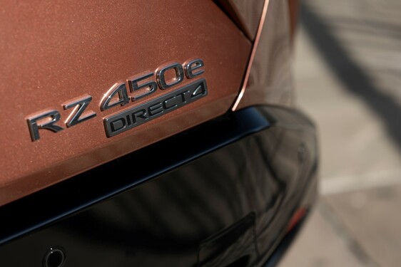 Lexus RZ 2023