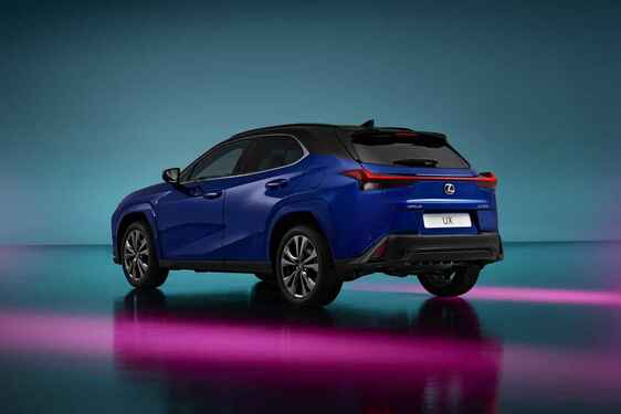 Lexus UX 2024