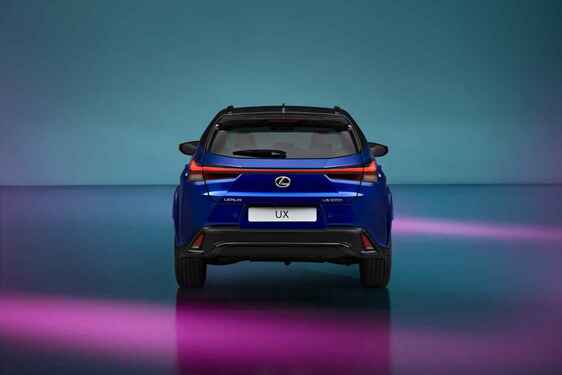 Lexus UX 2024
