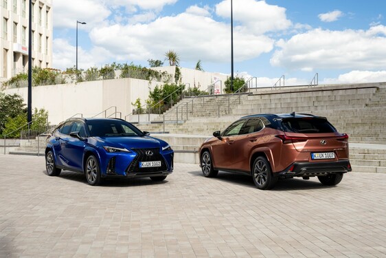 Lexus UX 2024
