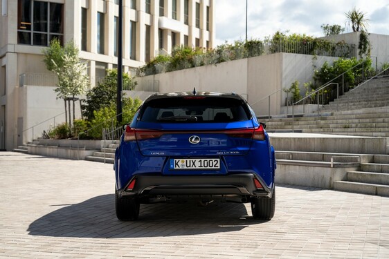 Lexus UX 2024