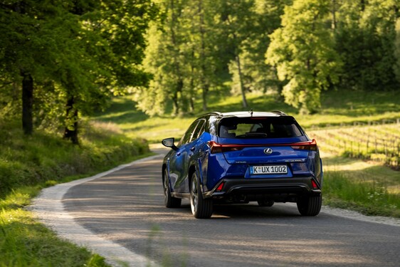 Lexus UX 2024