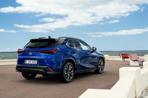 Lexus UX 2024
