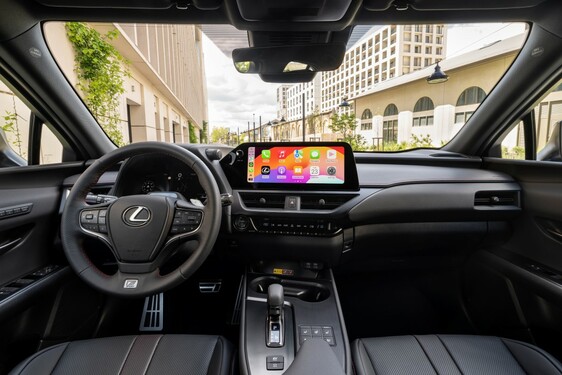 Lexus UX 2024