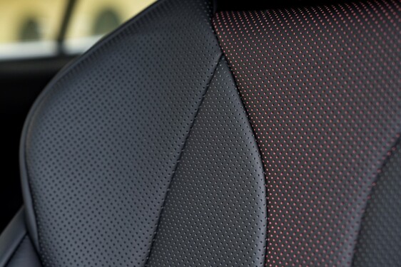 Lexus UX 2024