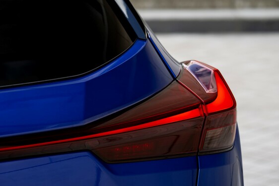 Lexus UX 2024