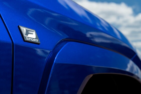 Lexus UX 2024
