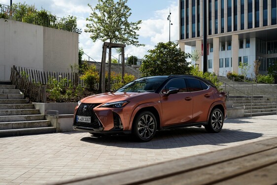 Lexus UX 2024