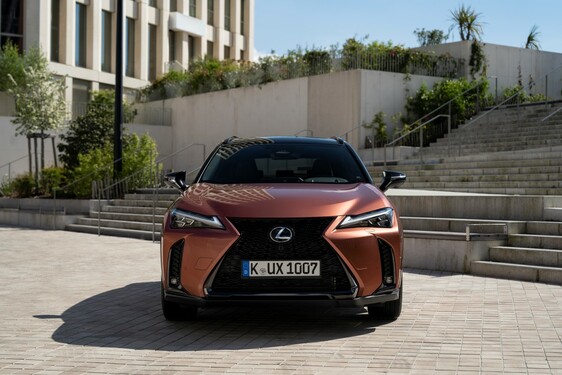 Lexus UX 2024