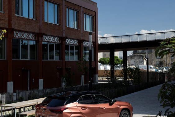 Lexus UX 2024
