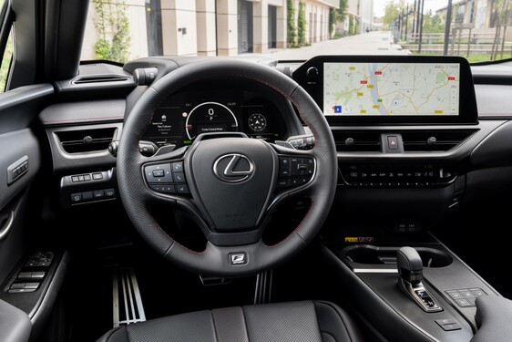 Lexus UX 2024