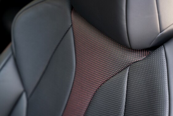 Lexus UX 2024