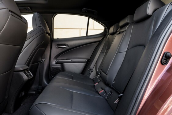 Lexus UX 2024