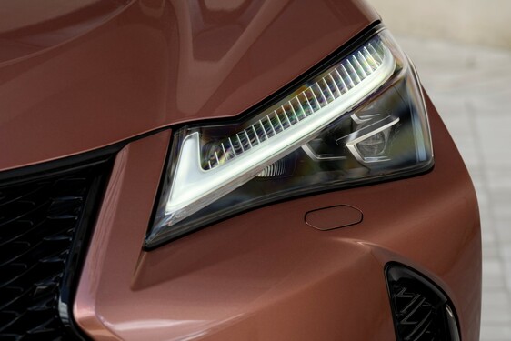 Lexus UX 2024