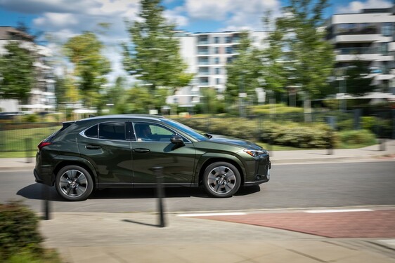 Lexus UX 2024
