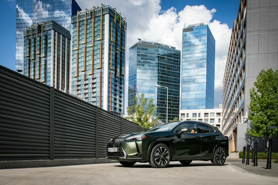 Lexus UX 2024