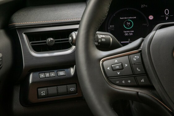 Lexus UX 2024