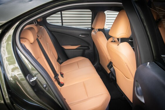 Lexus UX 2024