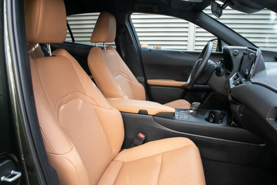 Lexus UX 2024