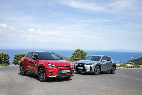 Lexus UX 2024