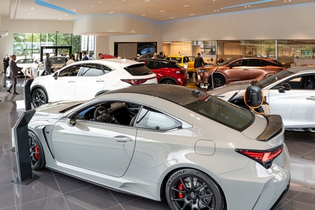 LEXUS KIELCE DOŁĄCZYŁ DO SIECI SALONÓW LEXUSA. TO JUŻ 21. OBIEKT W POLSCE