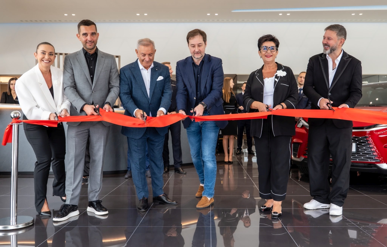 LEXUS KIELCE DOŁĄCZYŁ DO SIECI SALONÓW LEXUSA. TO JUŻ 21. OBIEKT W POLSCE