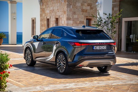 PAKIET KORZYŚCI „LAST MINUTE” W SALONACH LEXUSA