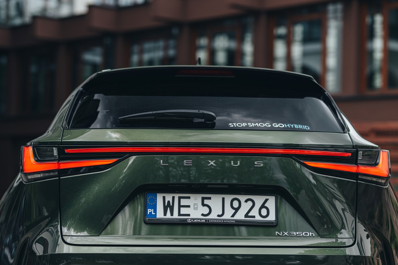 NIEZAWODNOŚĆ LEXUSA NAGRODZONA PO RAZ SZÓSTY. NX 350h HYBRYDĄ ROKU