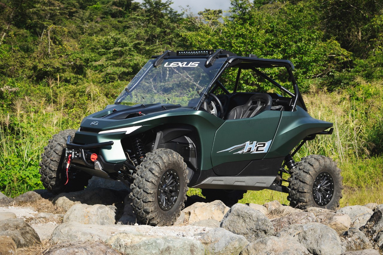 PROTOTYPOWY LEXUS ROV Z INNOWACYJNĄ POWŁOKĄ PRZEDNIEJ SZYBY. PIERWSZE TAKIE ROZWIĄZANIE NA ŚWIECIE