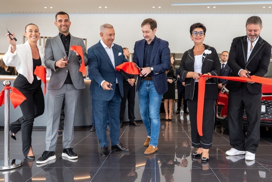 Lexus Kielce dołączył do sieci salonów Lexusa