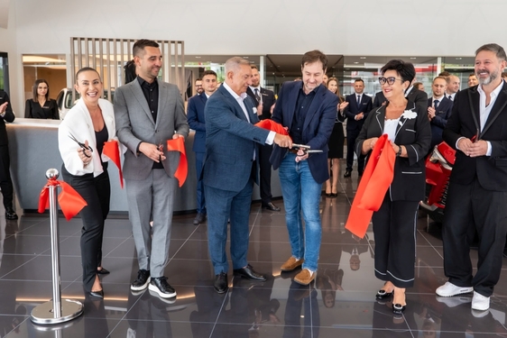 Lexus Kielce dołączył do sieci salonów Lexusa