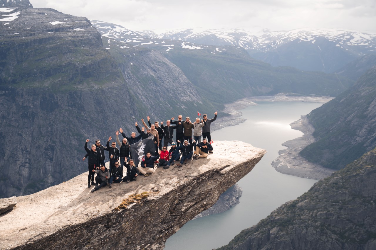 DWA POLSKIE SALONY LEXUSA Z NAGRODĄ KIWAMI DLA NAJLEPSZYCH DEALERÓW MARKI W EUROPIE