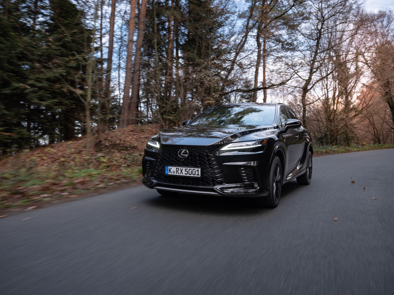 RX W NOWEJ OFERCIE SPECJALNEJ. FLAGOWY SUV LEXUSA OD 297 600 ZŁ
