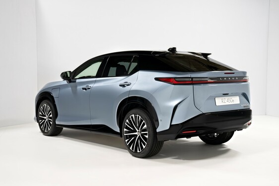 Lexus RZ 2023