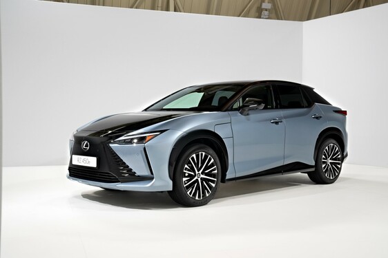 Lexus RZ 2023