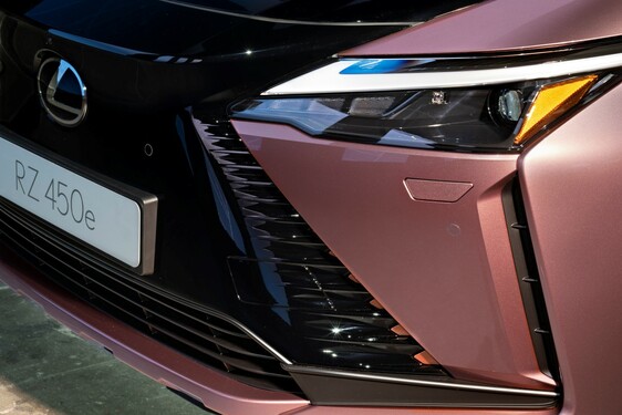 Lexus RZ 2023