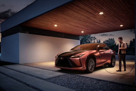 Lexus RZ 2023
