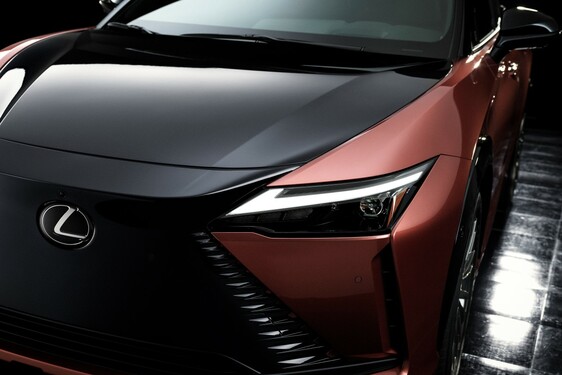 Lexus RZ 2023