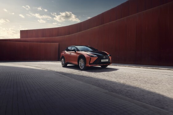 Lexus RZ 2023