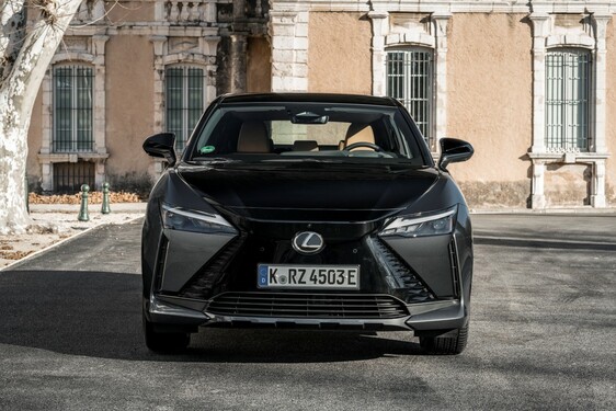 Lexus RZ 2023