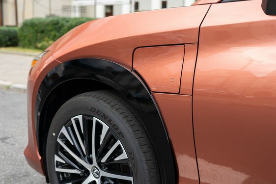 Lexus RZ 2023