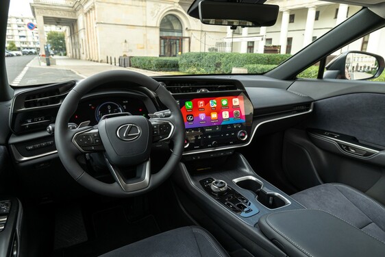 Lexus RZ 2023