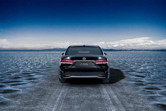 Lexus LS 500h 2018
