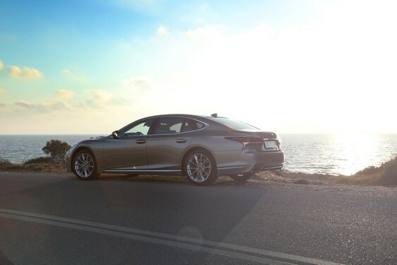 Lexus LS 500h 2018