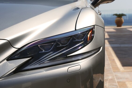 Lexus LS 500h 2018