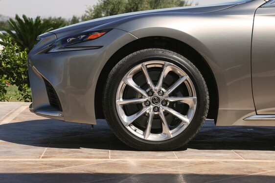 Lexus LS 500h 2018