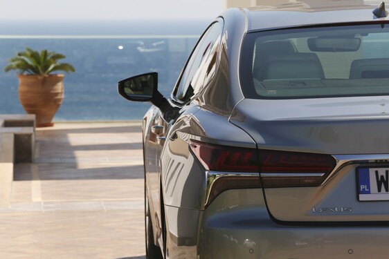 Lexus LS 500h 2018