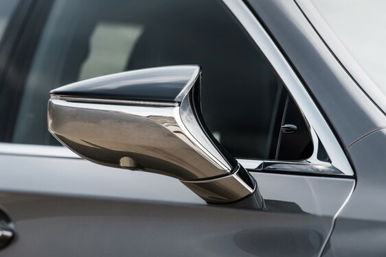 Lexus LS 500h 2018