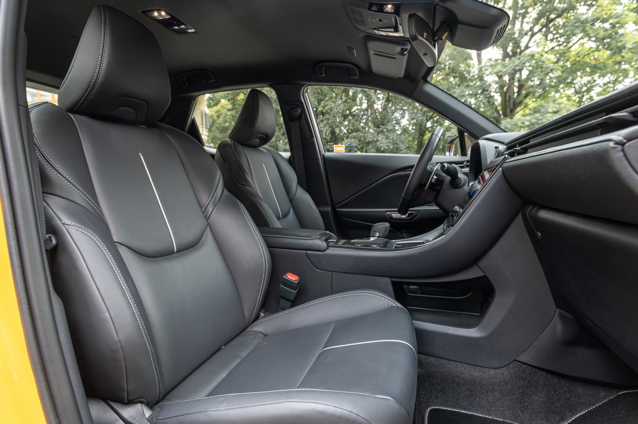 LEXUS LBX WYRÓŻNIONY W PLEBISCYCIE BEST CARS OF THE YEAR 